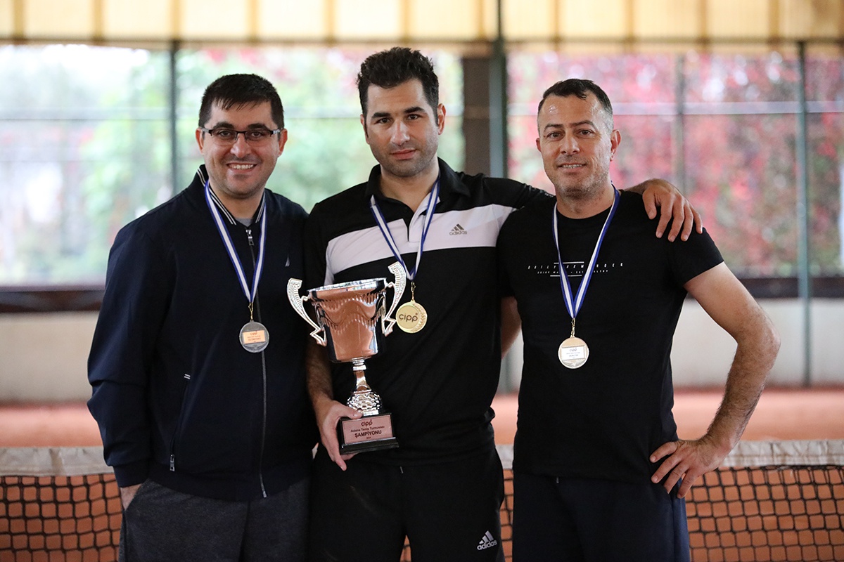 Teniste Şampiyon 