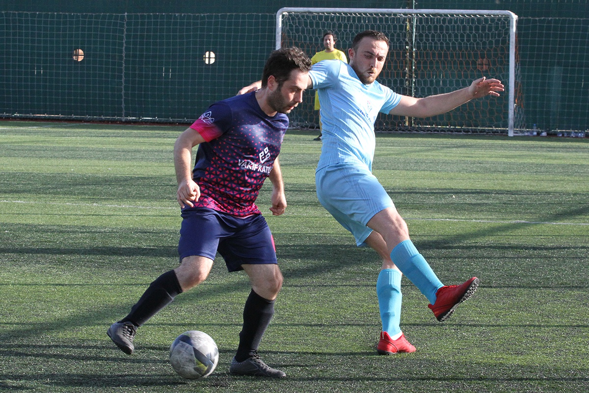Açık Ara Pes Etmedi...