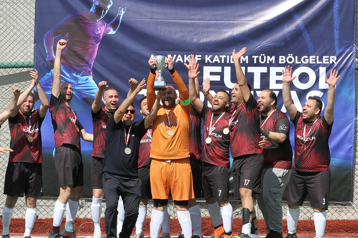 Kupa Adana'ya Gitti