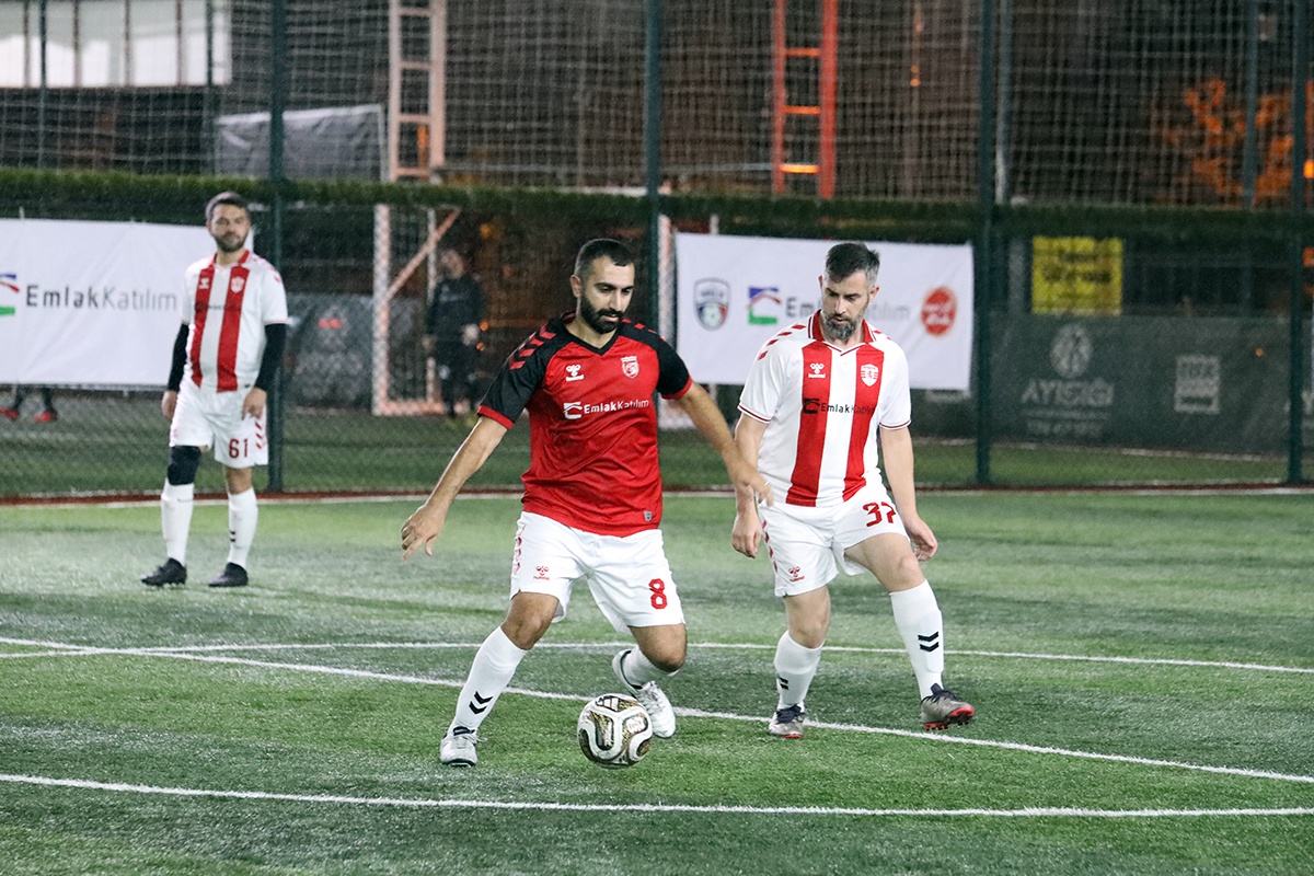 Sportik Hız Kesmiyor