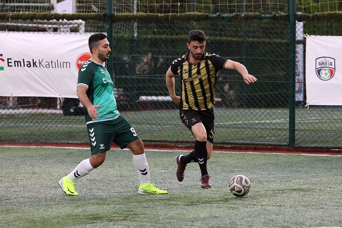 Hababam Zirveyi Sevdi